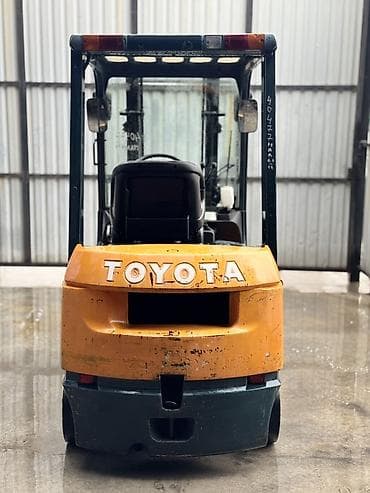 штамп 15: Погрузчик, Toyota, Колесный, Вилочный — 5