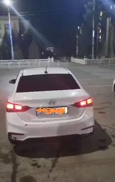 spark 2012: Hyundai Solaris: 2018 г., 1.6 л, Автомат, Бензин, Седан — 4