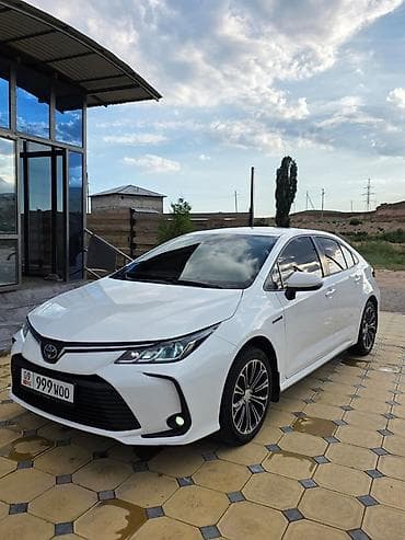 byd yuan up leading: Toyota Corolla: 2022 г., 1.8 л, Автомат, Гибрид, Седан — 3