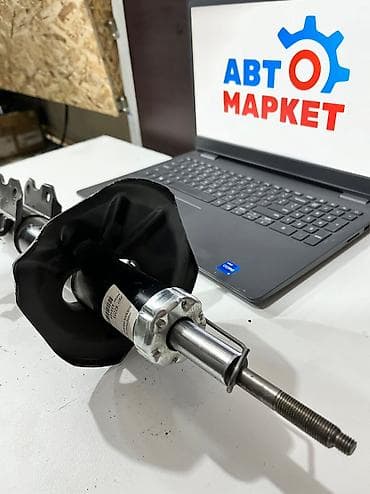 primera: Задний амортизатор Nissan 1996 г., Новый — 2