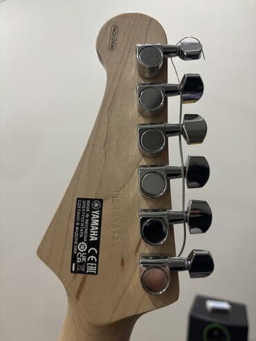 стоимость барабанной установки: Yamaha Pacifica 212 vqm, покупал в официальном магазине Ямаха весь — 7