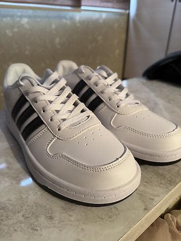 Мужские кроссовки, 42, Adidas, Новый, цвет - Белый, Самовывоз, Бесплатная доставка, Платная доставка
