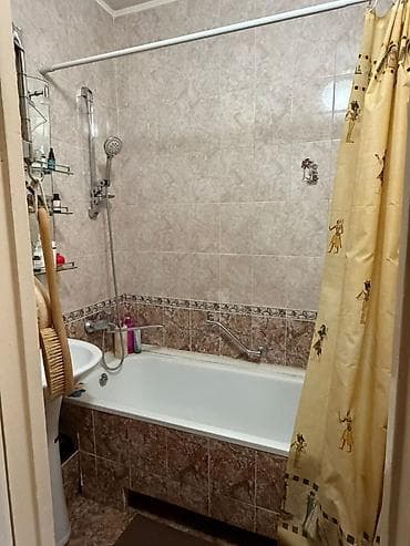 комната восток 5: 3 комнаты, 68 м², 106 серия улучшенная, 1 этаж, Косметический ремонт — 5