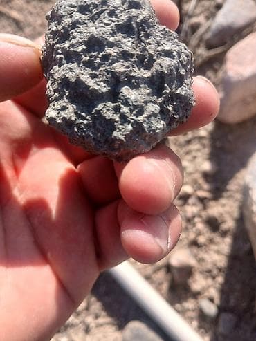 аквариум бу: Камень (возможна вулканическая порода, пористая структура) Описание — 2