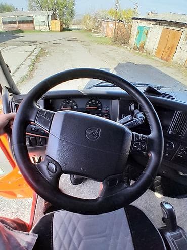 трактор гусеничный: Тягач, Volvo, Тентованный — 9