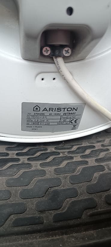 mic mini: Накопительный водонагреватель Объем бака: 80 л, Ariston, Электрический, Регулятор температуры, Эмалированная сталь — 4