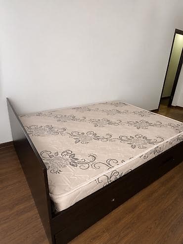 Продаётся двуспальная кровать Big Size с матрасом и двумя — 2