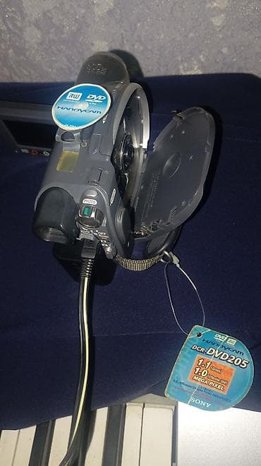dvi кабель купить: Видеокамера Sony Handycam DCR‑DVD205E (система PAL) Особенности: - — 5