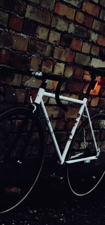 дорожный велосипед 28 дюймов: Продаю срочно Fixed gear очень лёгкий и достойный за свою цену! — 5