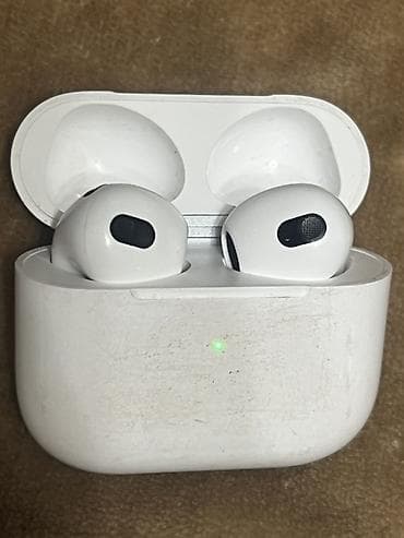 galaxy buds 4 pro бишкек: Беспроводные наушники-вкладыши с зарядным кейсом (белые) — 1