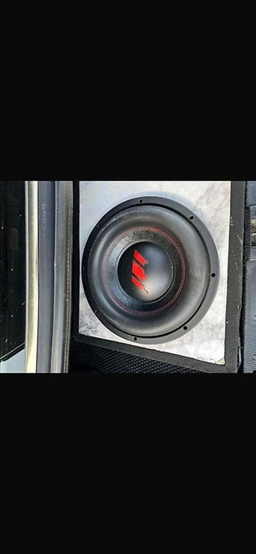 авто чихол: Автомобильный сабвуферный комплект - Сабвуфер в корпусе (динамик — 3