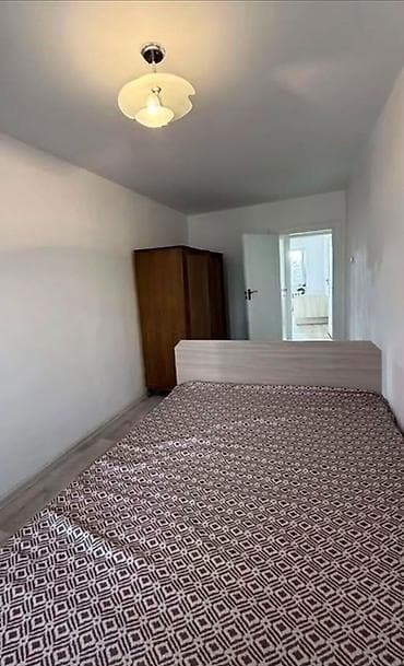 3 комнаты, 58 м², 4 мкр 104 серия, 4 этаж, Косметический ремонт — 3
