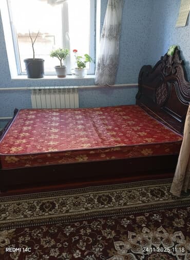 каракол шифоньер: Эки кишилик керебет, Колдонулган, Матрасы бар, узуну - 200 см — 1