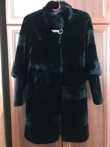 шуба кроликовая: Шуба. Мутон. Норка. Состояние идеальное. Носилась пару раз. Размер: М — 2