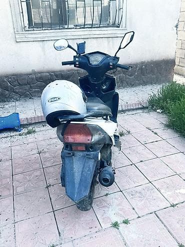 city coco: Скутер 50–125 см³ (вариатор), спортивный дизайн в чёрно‑белой — 4