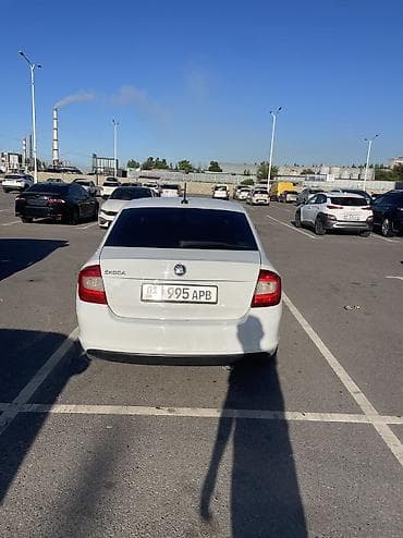 срочное: Skoda Rapid: 2017 г., 1.6 л, Автомат, Бензин, Лифтбек — 2