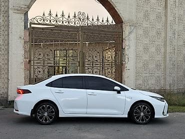 avalon 2017: Toyota Corolla: 2022 г., 1.8 л, Вариатор, Гибрид, Седан — 3