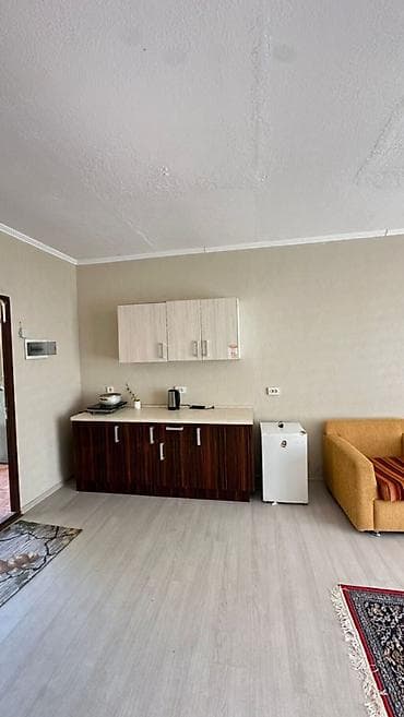 дешевые квартиры в бишкеке: 1 комната, 45 м², Индивидуалка, 3 этаж, Дизайнерский ремонт — 2