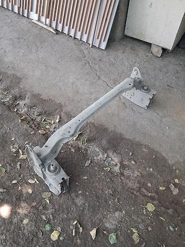 Автозапчасти: Ланжирон) камри 25 Описание: - Металлическая поперечина с — 1