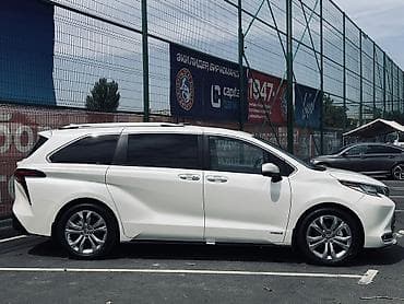 prius v: Toyota Sienna: 2021 г., 2.5 л, Вариатор, Гибрид, Минивэн — 3