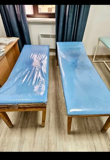 оборудование для салонов красоты: Б/у Кушетка деревянная в хорошем состоянии, 2500 за одну шт. осталось — 1