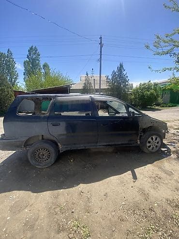 Кузов минивэна (5‑дверный, 7‑местный формат) на разбор. Что есть по — 2