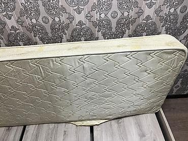 small table: Односпальная кровать с матрасом имеется 2 кровати в наличии - Размер — 5