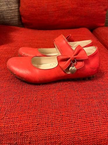 Жаш кыздардын көйнөктөрү: Туфли 30 го размера — 1