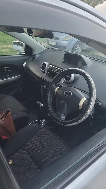 toyota ist дверь: Toyota Ist: 2003 г., 1.3 л, Автомат, Бензин, Хэтчбэк — 7