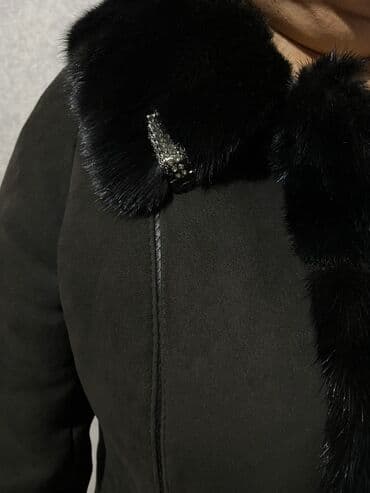 срочно продаю в связи с переездом: Продаю натуральную дубленку с натуральным мехом в отличном состоянии — 2