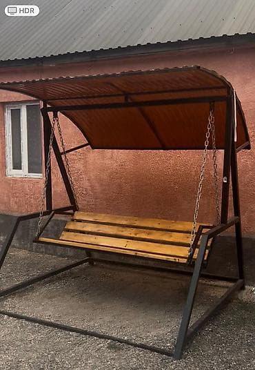 Садовые качели Металл, Со спинкой, С крышей at lalafo.kg Садовые качели Металл, Со спинкой, С крышей