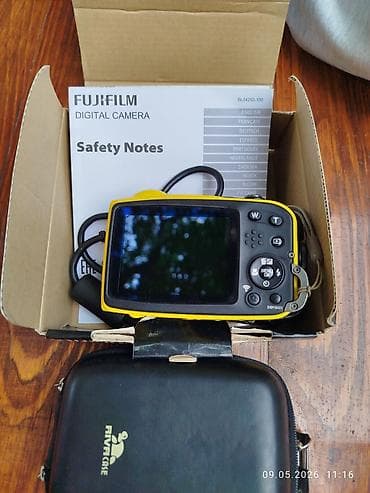 eos 1100d: Компактная цифровая камера FUJIFILM (серия защищённых «rugged»). Яркий — 2