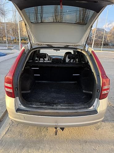 бэушные авто: Kia Ceed: 2008 г., 2 л, Механика, Бензин, Универсал — 9