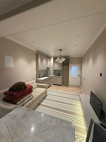 Очок: Студия с современной отделкой и мебелью сдается на долгий срок, мкр — 2