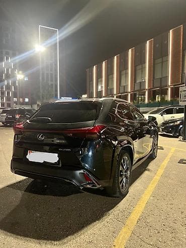 Транспорт: Lexus UX: 2021 г., 2 л, Гибрид, Кроссовер — 4