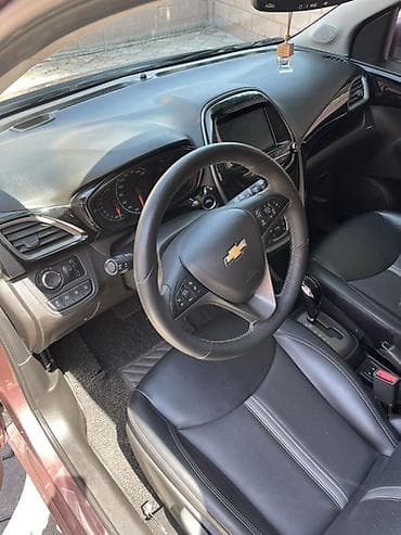 Chevrolet Spark: 2019 г., 1 л, Вариатор, Бензин, Седан