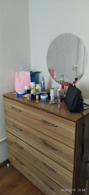 Комод с зеркалом - Материал: ЛДСП с текстурой под натуральное дерево