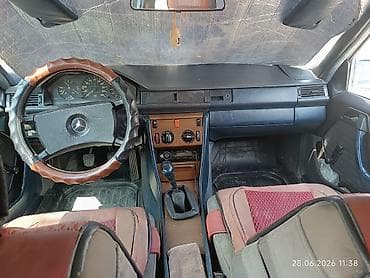 мерседес бенс а: Mercedes-Benz W124: 1985 г., 2 л, Механика, Бензин, Седан — 6