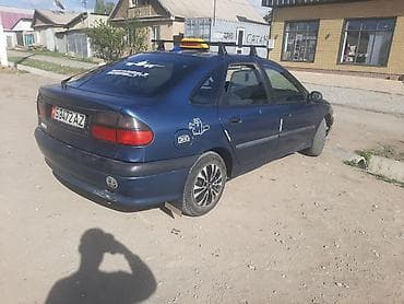 Renault Laguna: 1995 г., Механика, Лифтбек — 5