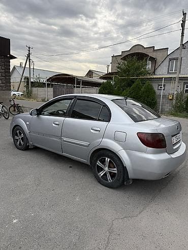 6: Kia Rio: 2010 г., 1.6 л, Механика, Бензин, Седан — 3