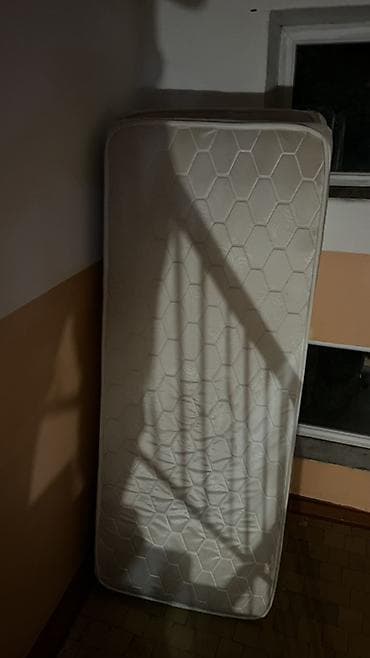 Үй жана бакча: Уктоого арналган матрас, Бир кишилик, Пружиналуу, Полиуретан пено, Орточо катуу матрастар, Өзү алып кетүү — 1