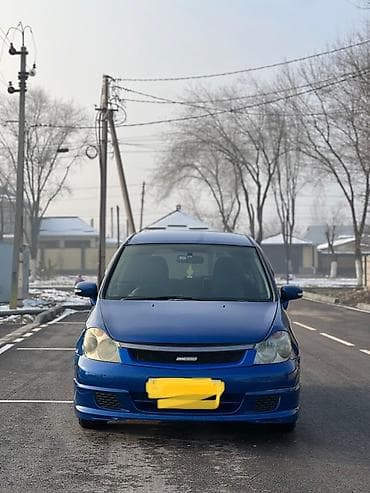 степвагон 2005: Просторный синий минивэн/универсал с пятидверным кузовом. Практичный — 2