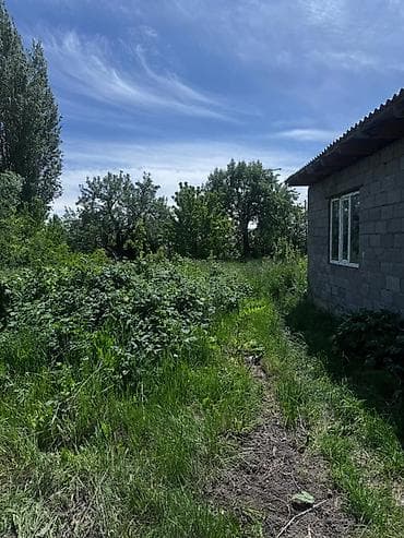дома участки: Продаётся жилой дом с прилегающим земельным участком.12 сотык — 10
