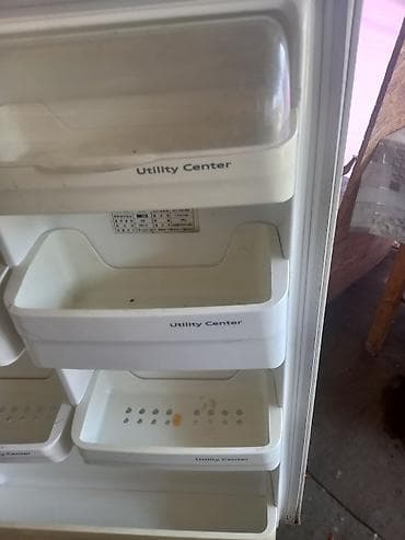 сетка для духовки: Двухкамерный холодильник с верхней морозильной камерой Особенности: - — 1