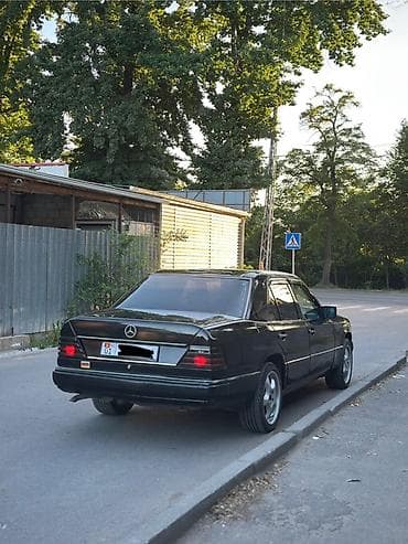 Продажа авто: Mercedes-Benz W124: 1990 г., 2.3 л, Автомат, Бензин, Седан — 4