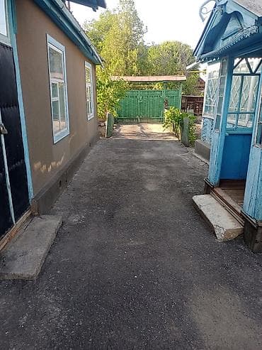 участка ош: Продаётся два дома на одном участке в городе Кара-Балта в верхней — 5
