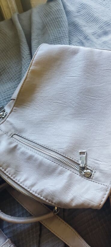 чемодан дорожный бу: Рюкзак-сумка, трансформер. Лямки перестегиваются и регулируются. Цвет — 4