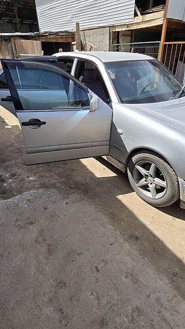 Продажа авто: Mercedes-Benz E-Class: 1997 г., 2 л, Механика, Бензин, Седан — 3