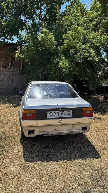 акорт капот: Volkswagen Jetta: 1989 г., Седан — 2