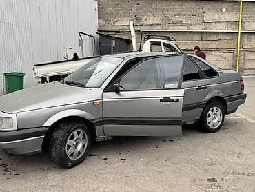 велобагажник: Volkswagen Passat: 1988 г., 1.8 л, Седан — 4